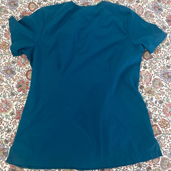 Scrub Top - Picture 3 of 4